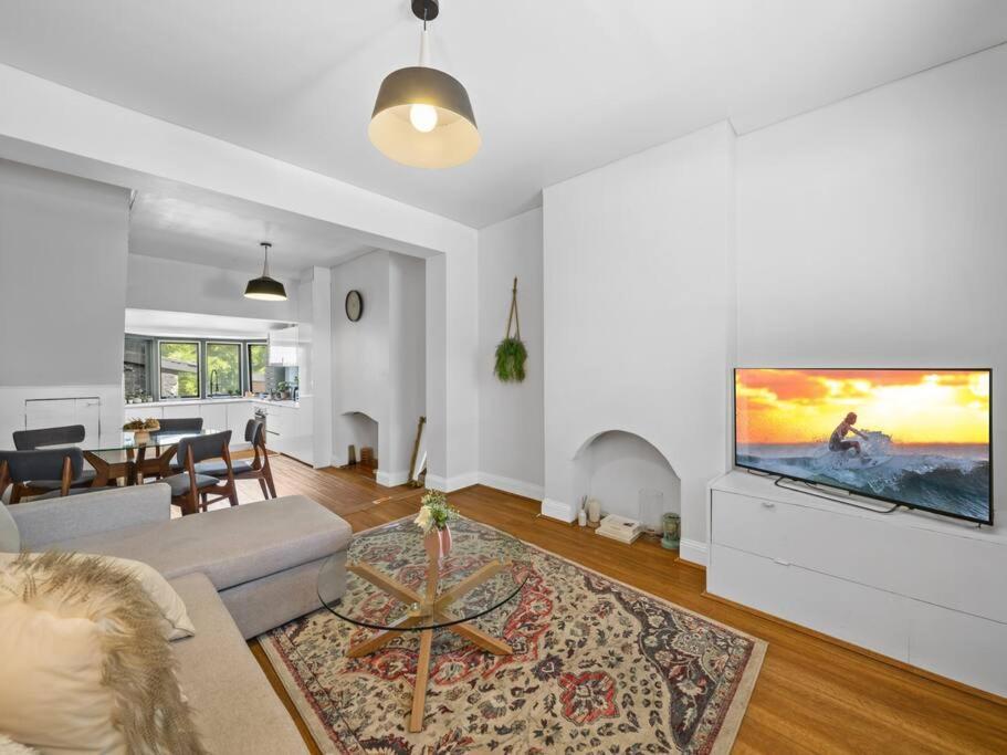 Ferienhaus Cozy 2br 1 Loft & Darling Harbour & Fish Market &casino-7 Mins Walk *
