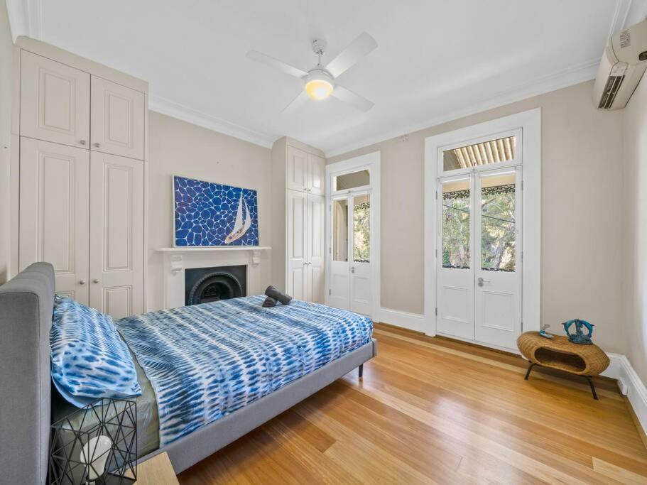 Fancy 4 Bedroom House With Parking - Icc&darling Harbour-8 Mins Walk Sydney