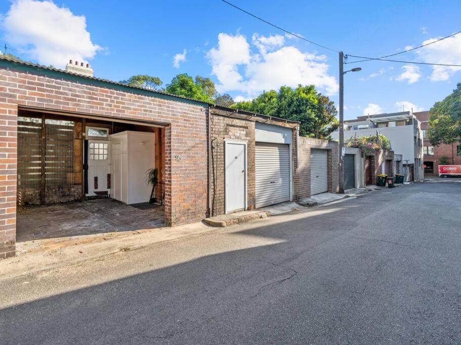 Fancy 4 Bedroom House With Parking - Icc&darling Harbour-8 Mins Walk Sydney