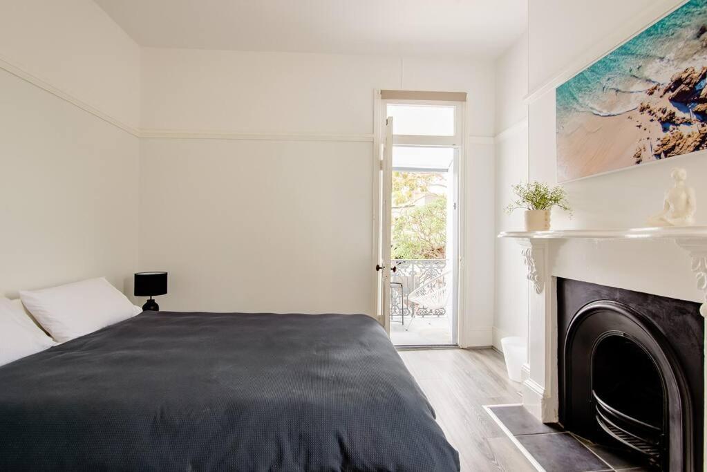 Holiday home Beautiful & Ultra Convenient 4-bdrm Terrace Sydney