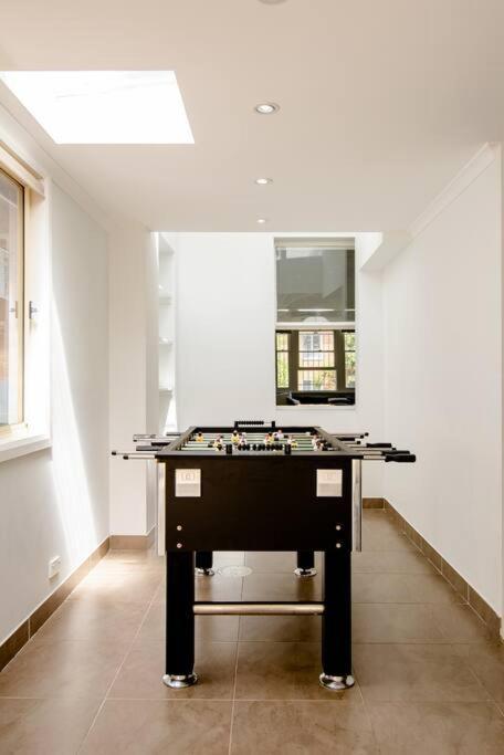 Beautiful & Ultra Convenient 4-bdrm Terrace Sydney
