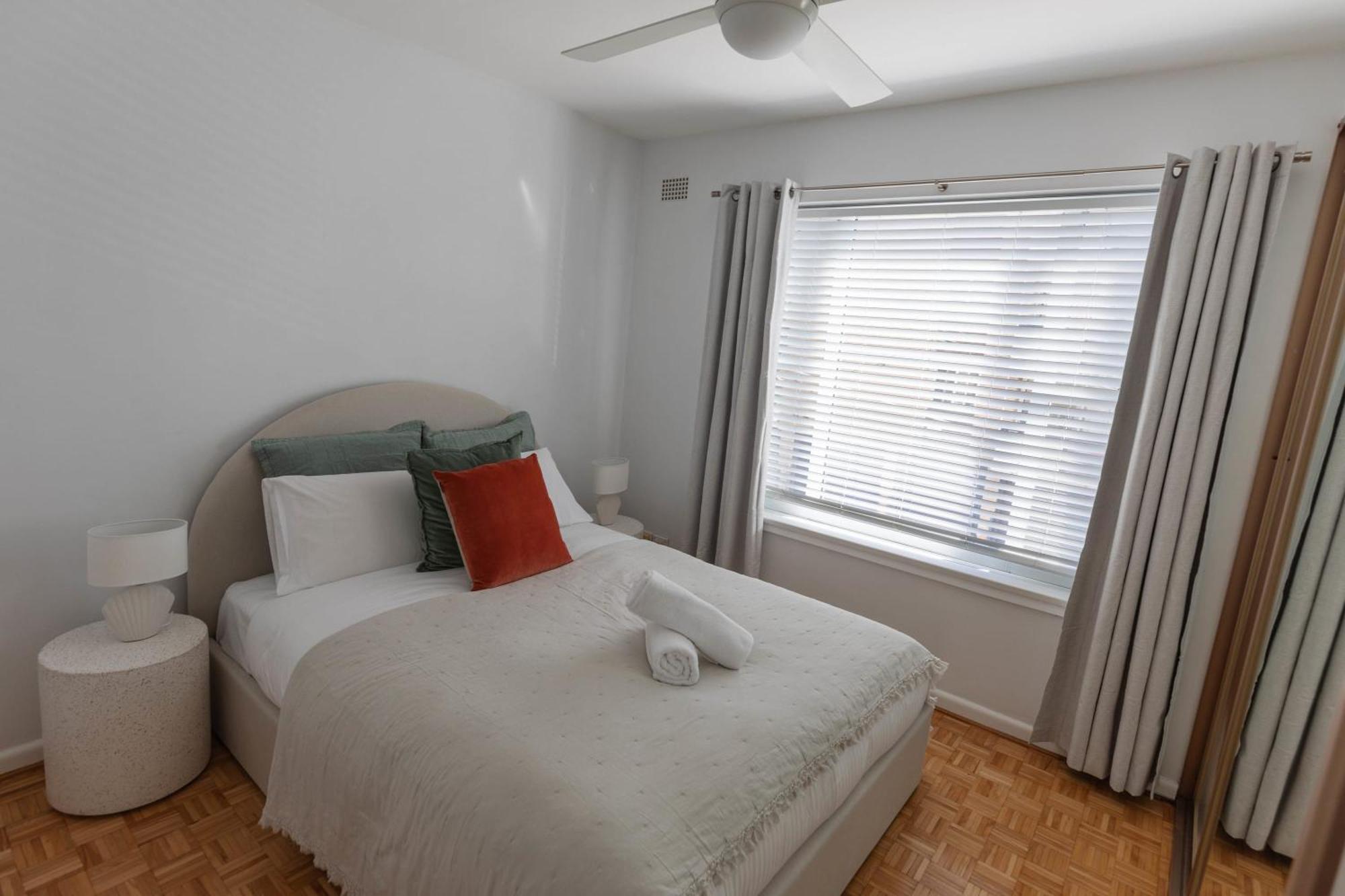 Apartment Stylish Sun Drenched North Bondi Oasis
