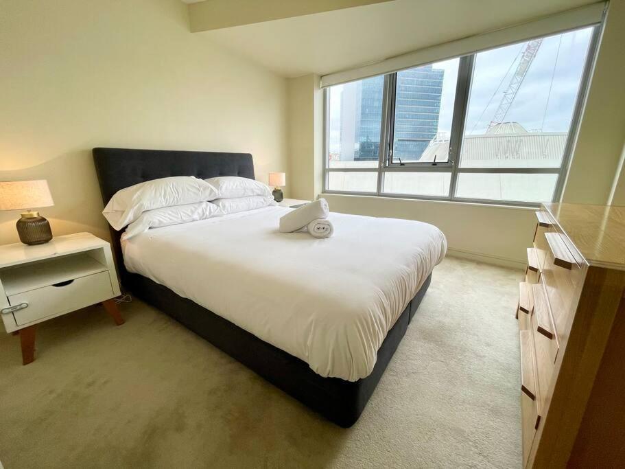Apartamento North 2 Bedroom - Pool Parking Gym Sleeps 6 *