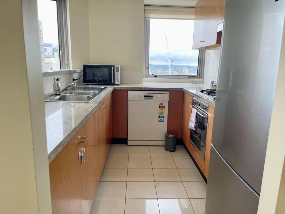 North 2 Bedroom - Pool Parking Gym Sleeps 6 Sidney