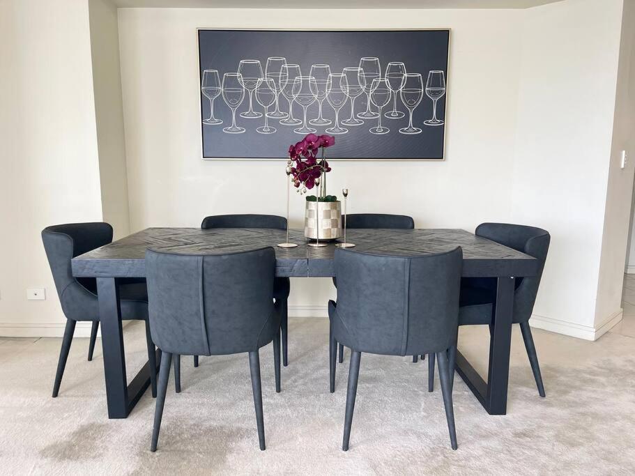 North 2 Bedroom - Pool Parking Gym Sleeps 6 Sidney