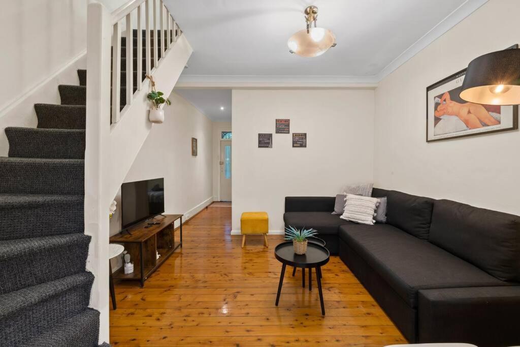 Casa de férias Facilitated 4 Bedroom House & Icc&darling Harbour-8 Mins Walk *