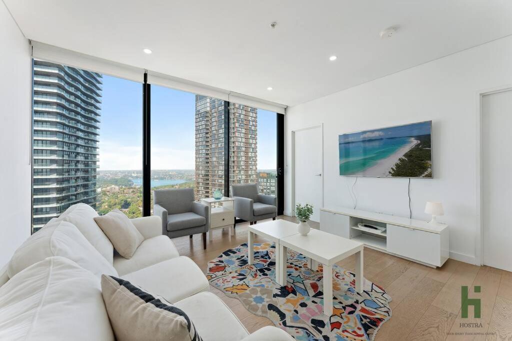 St Leonards 2b2b With Skyview * Sydney