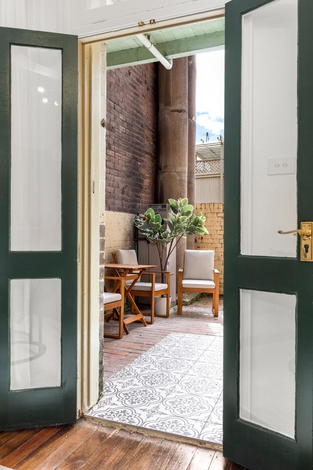 Perfect 2br Harbour View Apartment Sydney