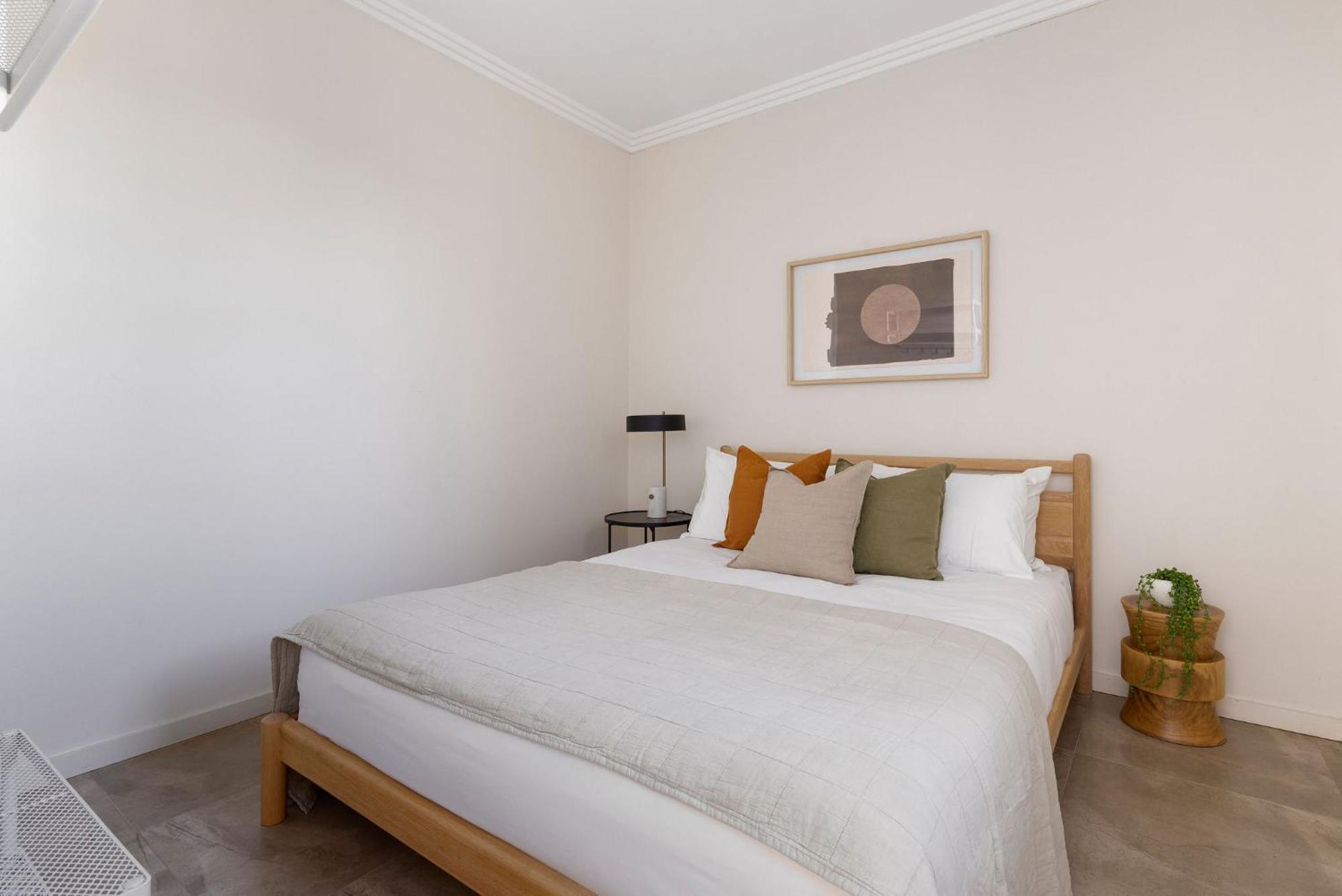 Kahlo Alexandria - Stylish 2 Bdrm Walk To Train Sydney