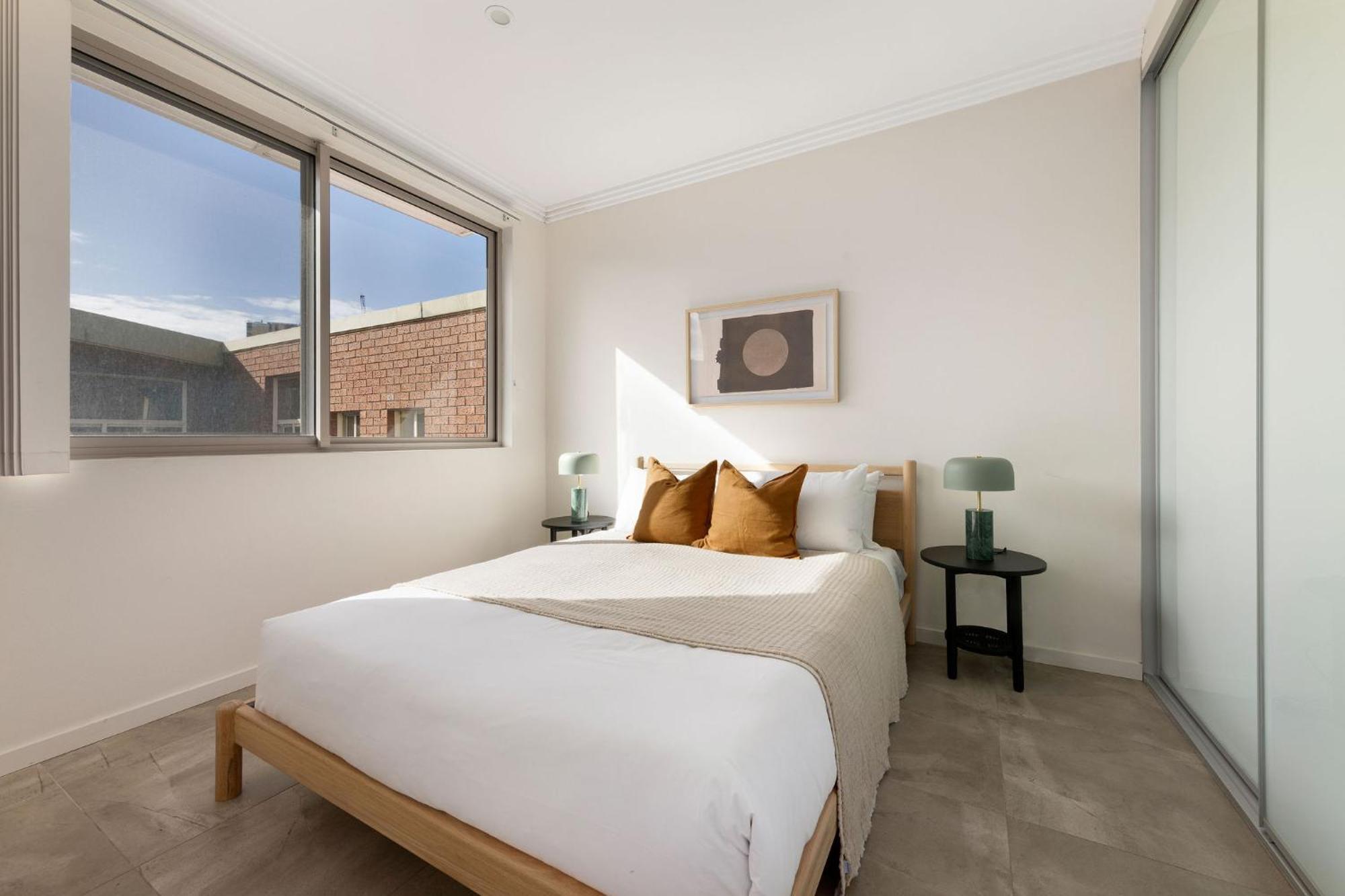 Kahlo Alexandria - Stylish 2 Bdrm Walk To Train Sydney
