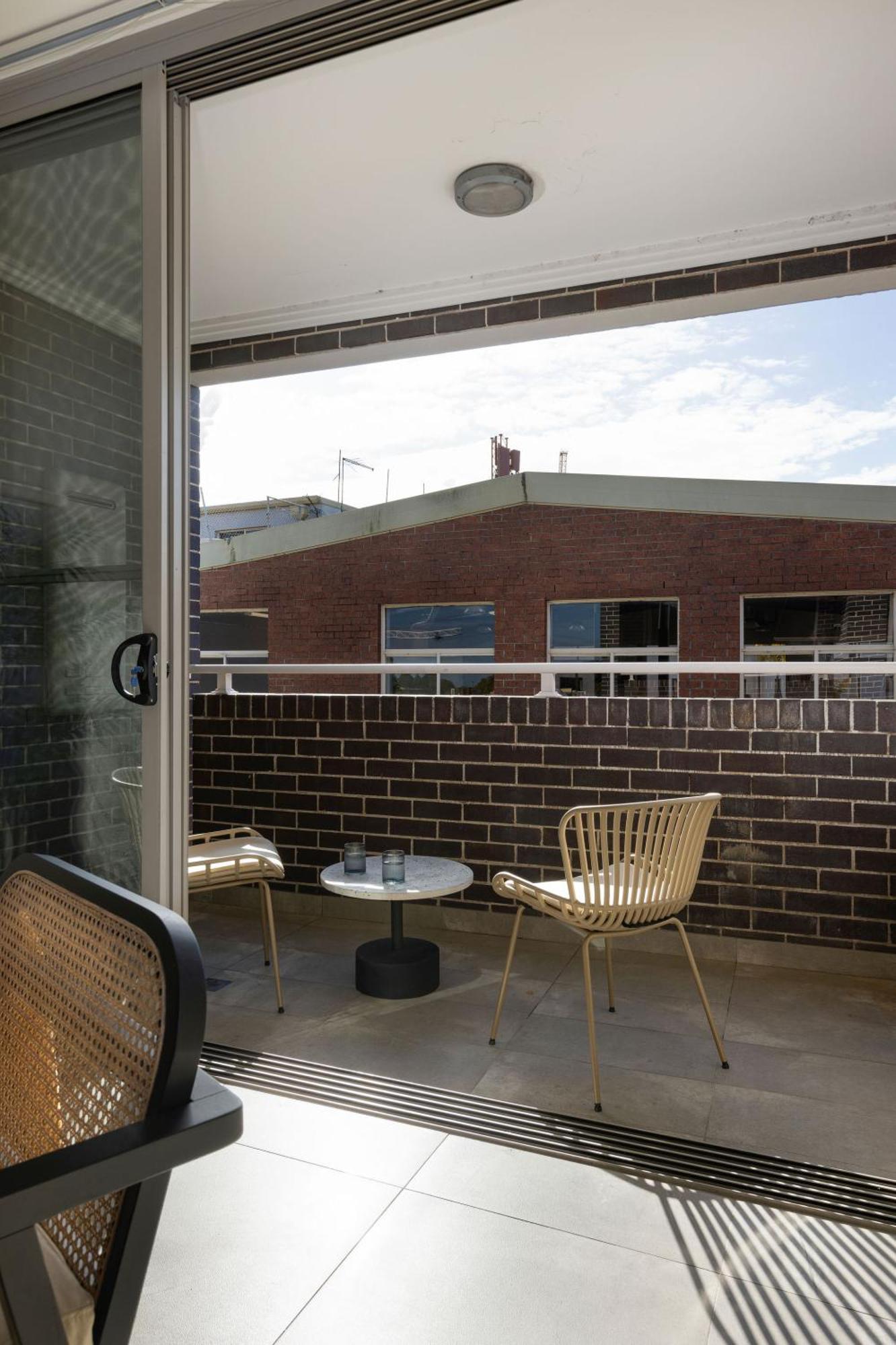 Kahlo Alexandria - Stylish 2 Bdrm Walk To Train * Sydney