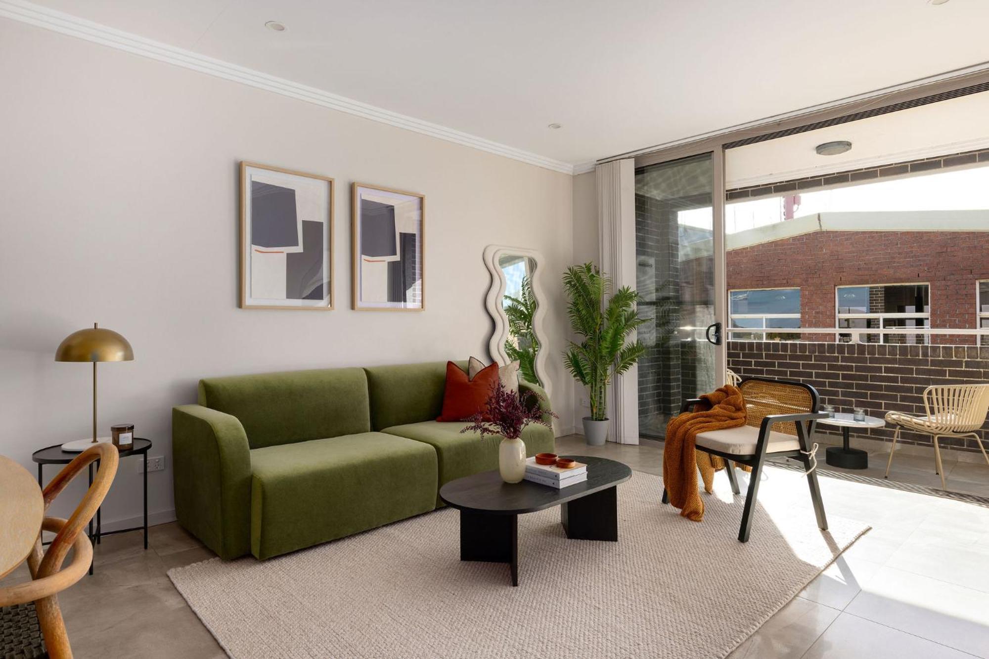 Kahlo Alexandria - Stylish 2 Bdrm Walk To Train Apartment *
