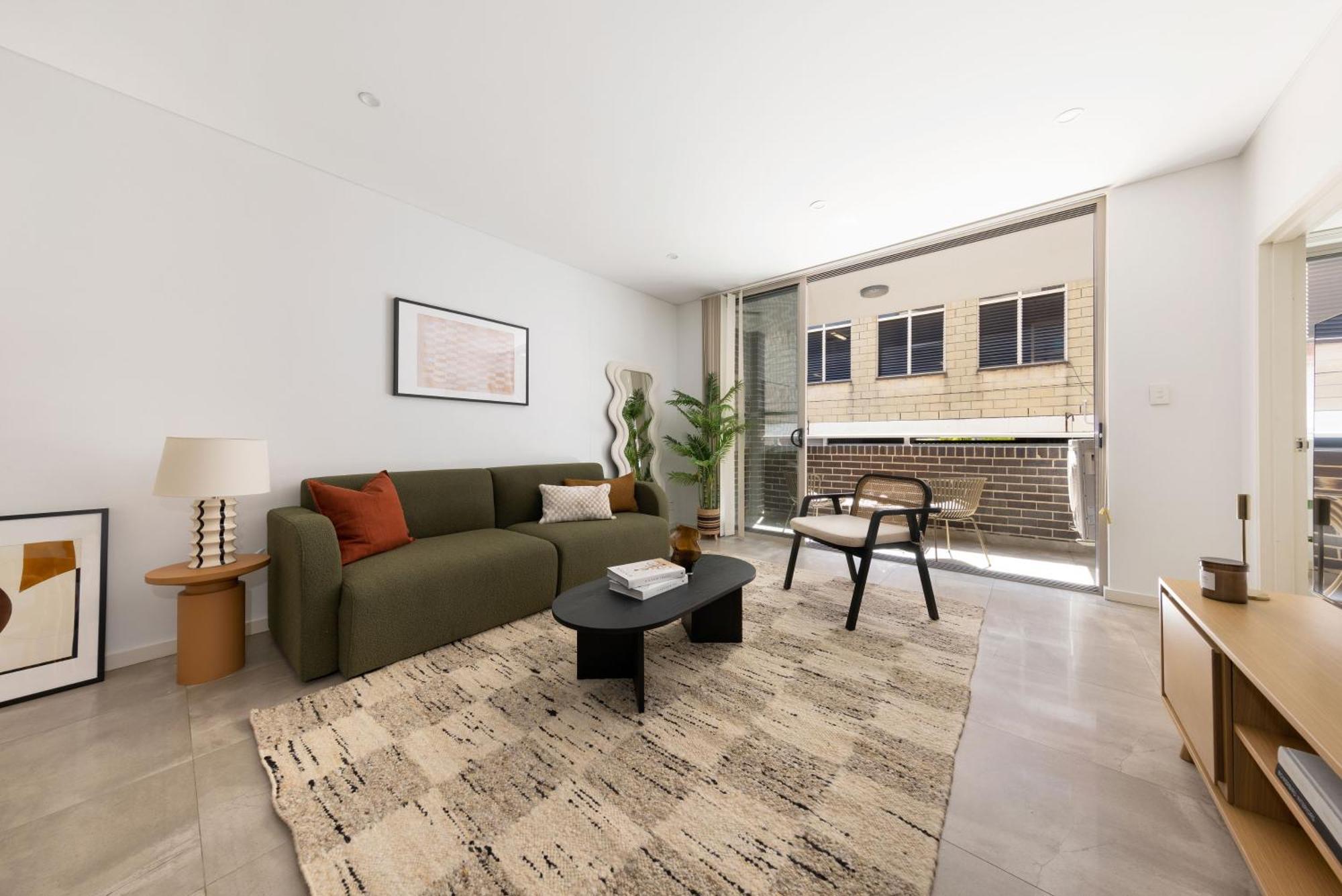 Kahlo Alexandria - Stylish 2 Bdrm Walk To Train Apartment