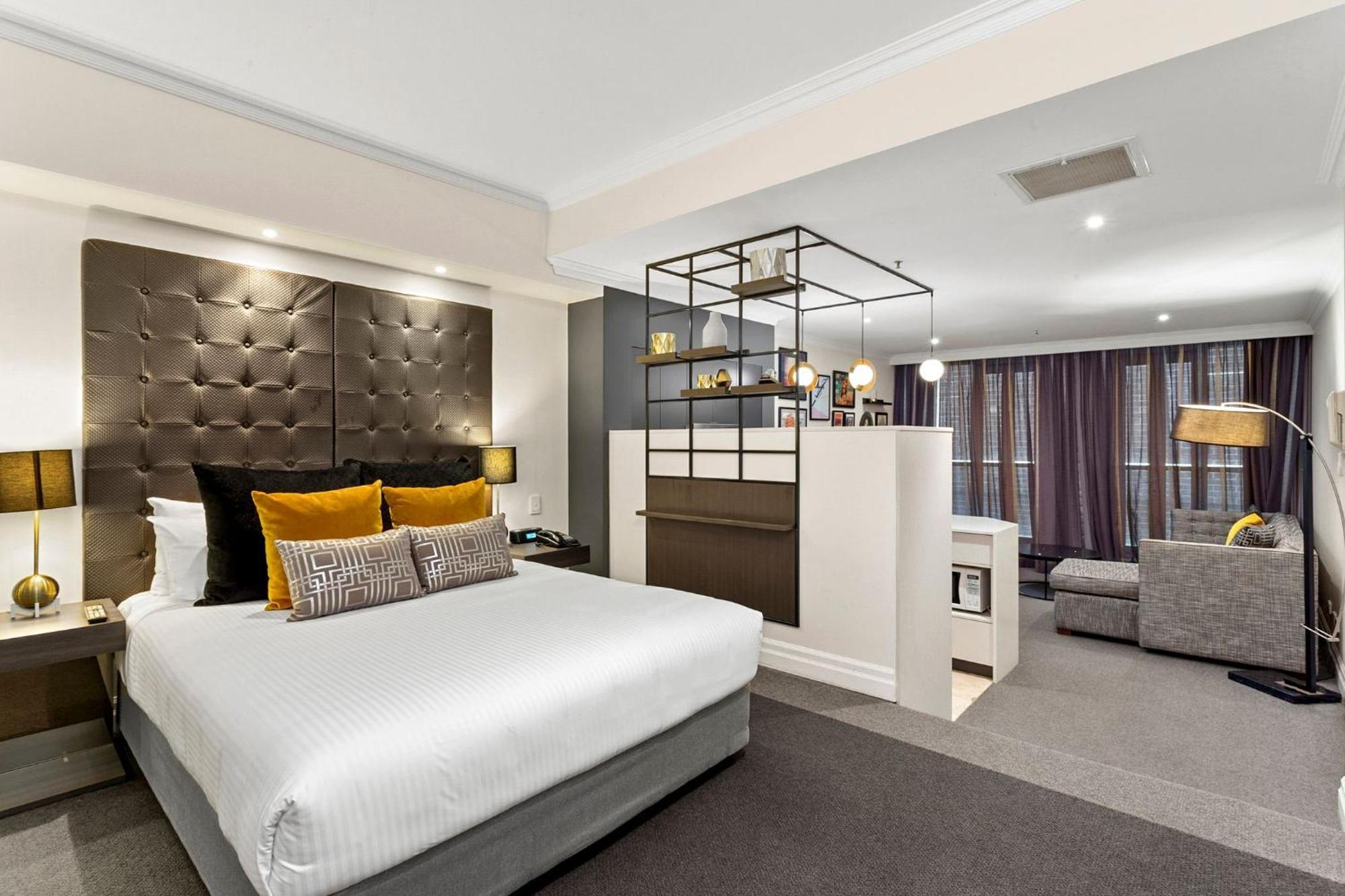 Kozyguru Stylish In Prime Cbd Apartment