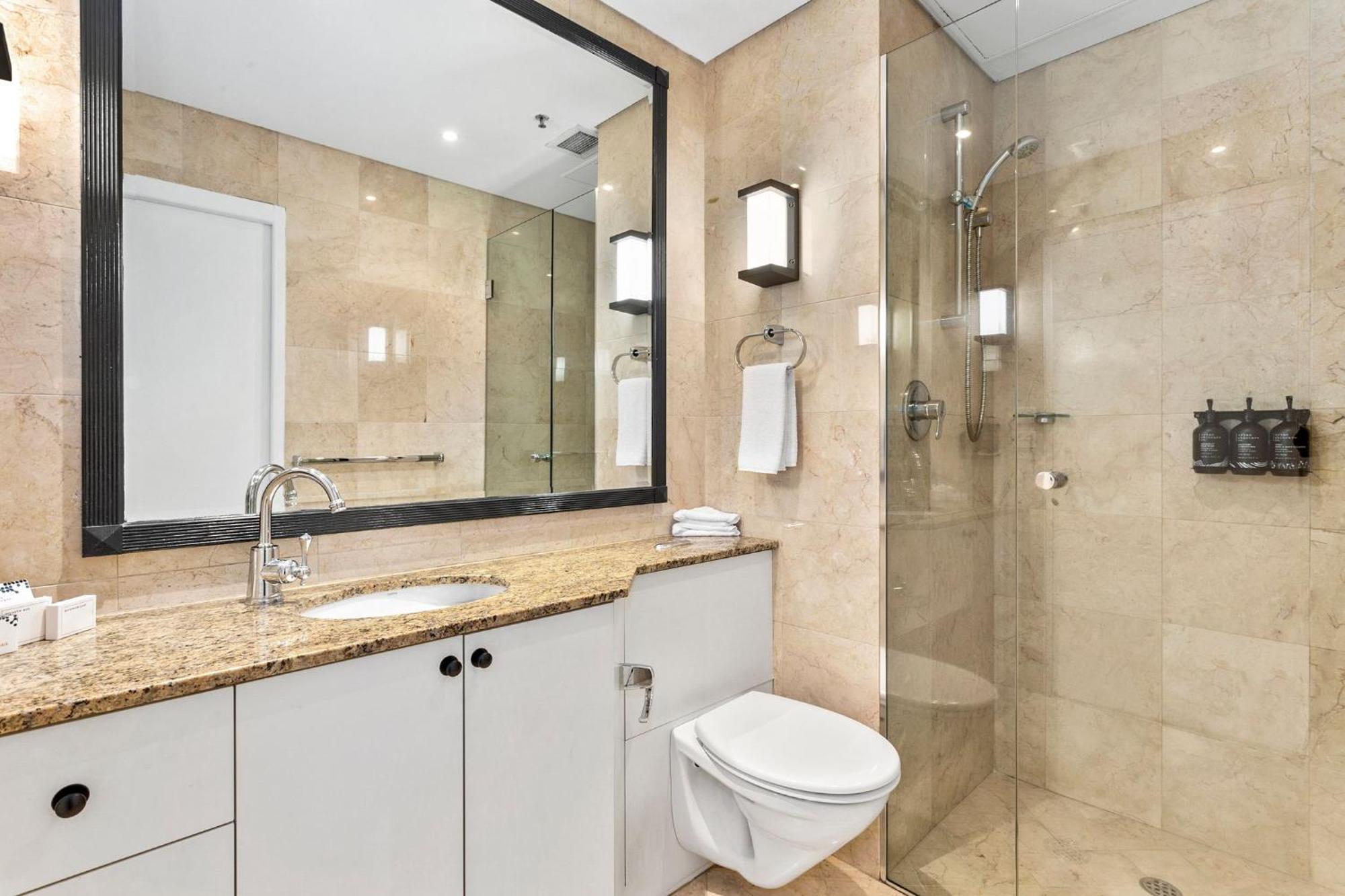 Apartment Kozyguru Stylish In Prime Cbd Sydney