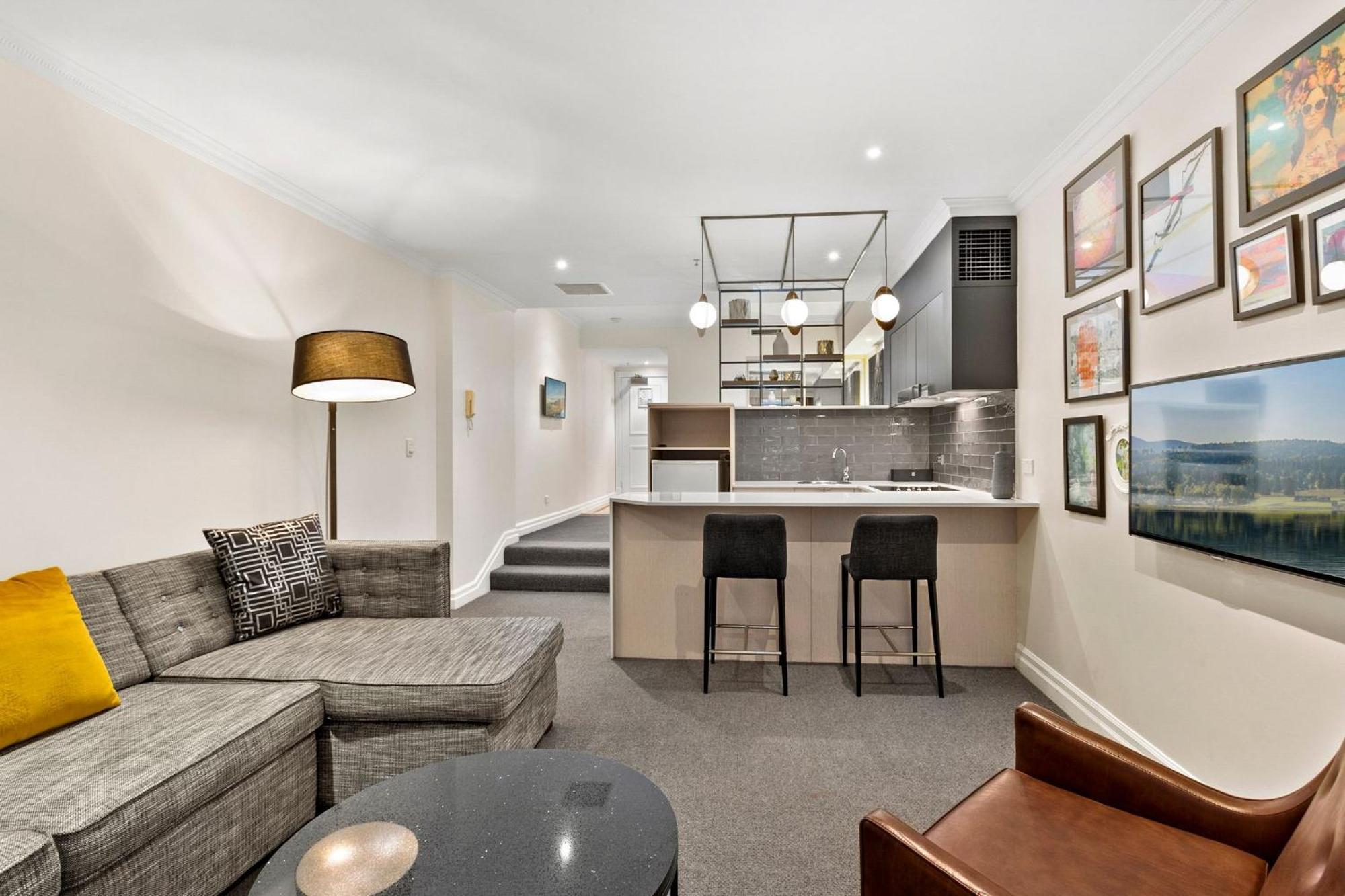 Kozyguru Stylish In Prime Cbd Apartment *