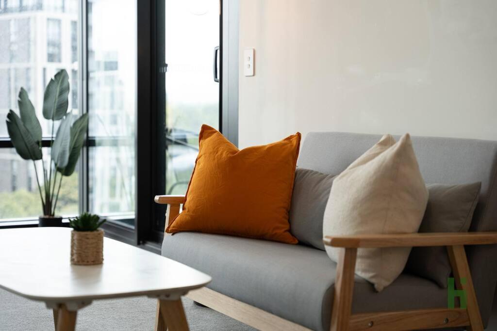 Cozy 1 Bedroom At Olympic Park With One Carspace *