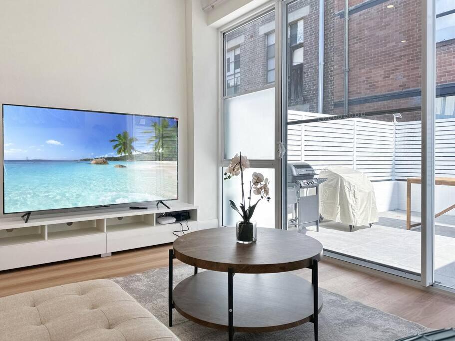 Cbd Newly Renovated Large Terrace Ferienhaus *