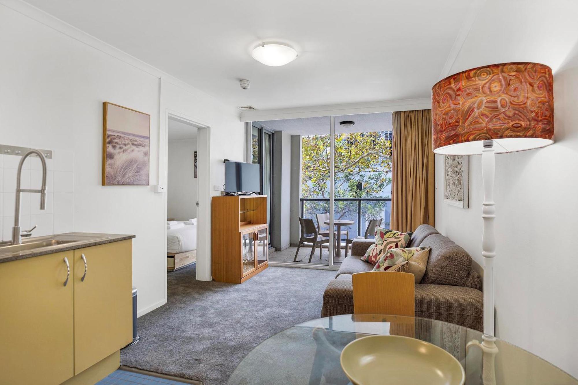 Chique Chippendale Apartment