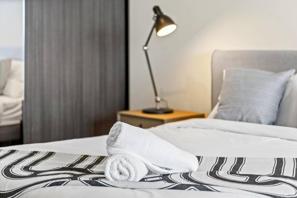 City&bridge View 2 Bed+study In Homebush Apartment
