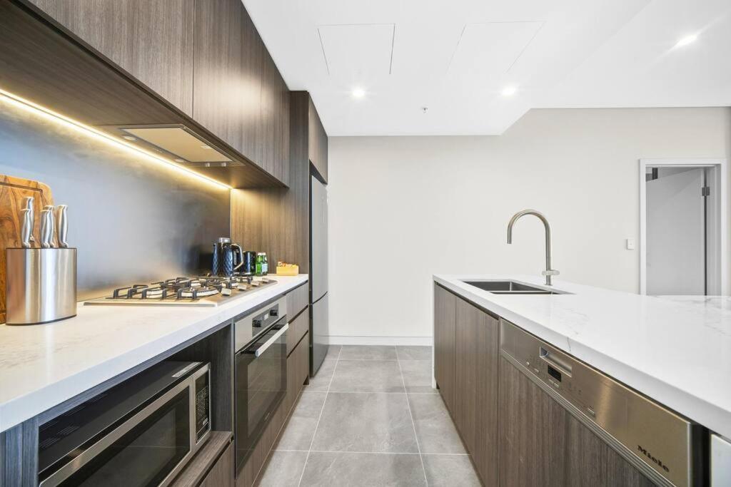 Apartment City&bridge View 2 Bed+study In Homebush *