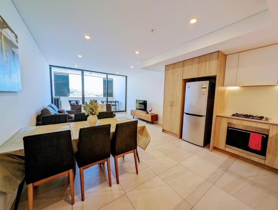 Apartment Modern 2 Bedroom Close To Amenities!