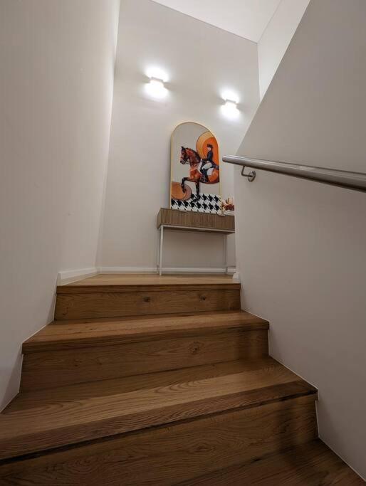 Modern 2 Bedroom Close To Amenities! Sydney