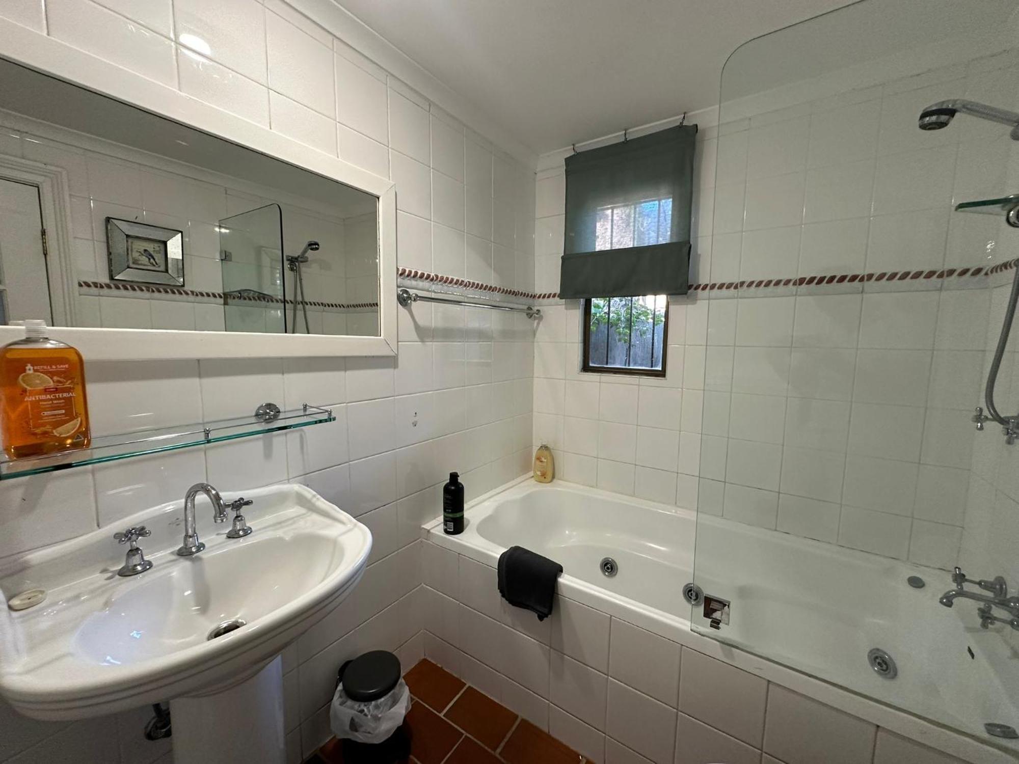 Comfortable 2 Bedroom House Glebe * Sydney