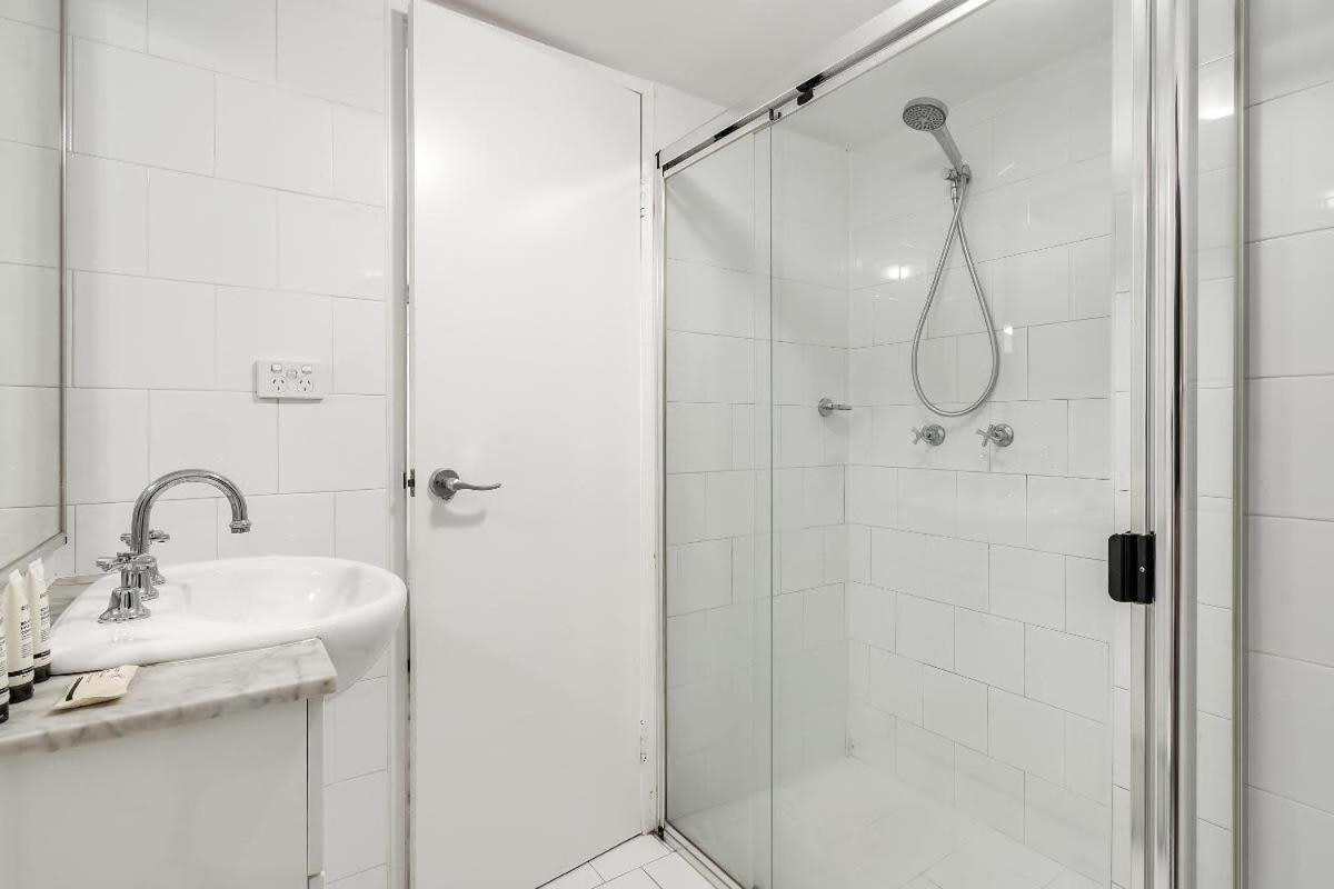 Modern Coastal City Escape In Manly Apartment Sydney