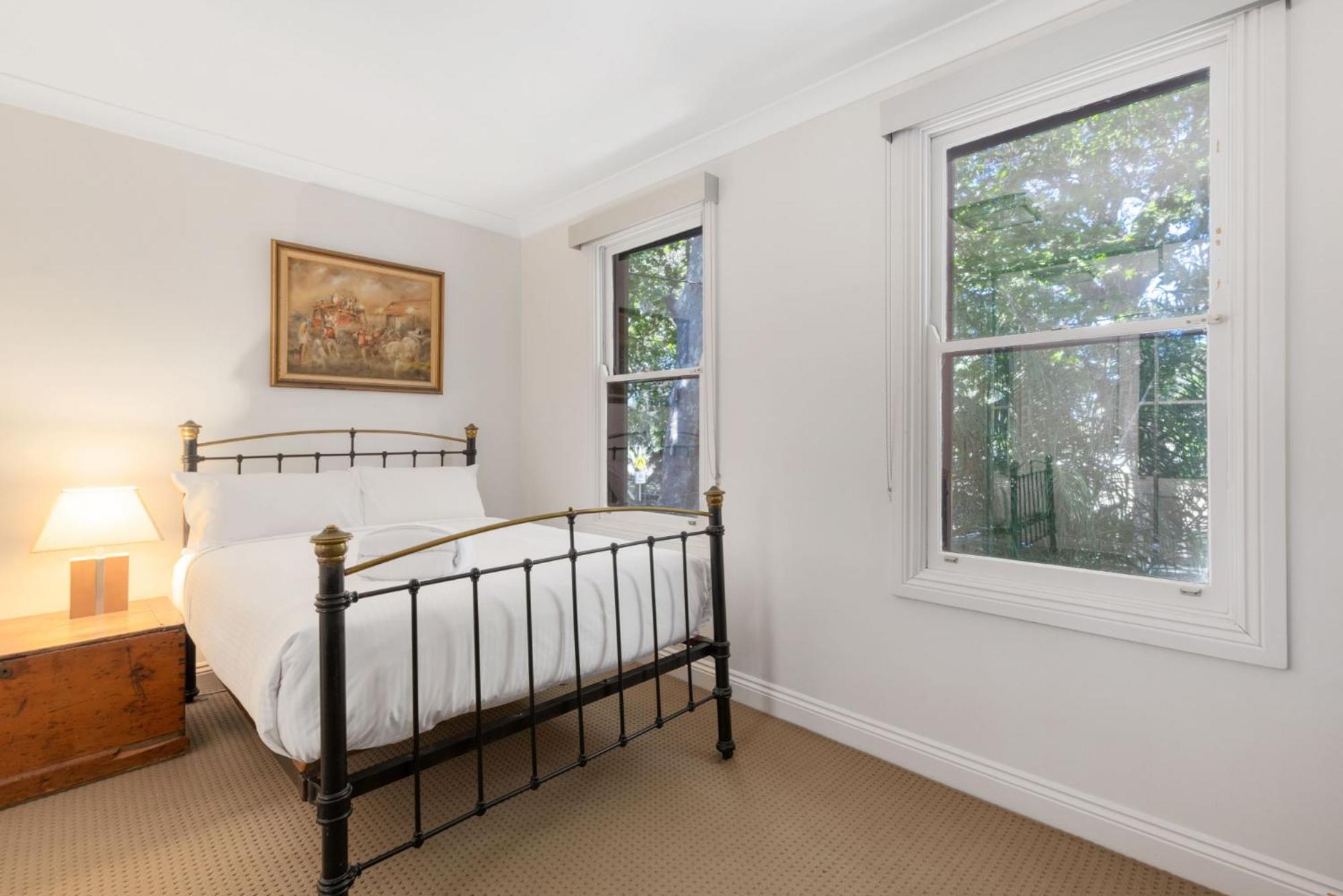 2br Terrace On Leafy Tree-lined Street Sydney