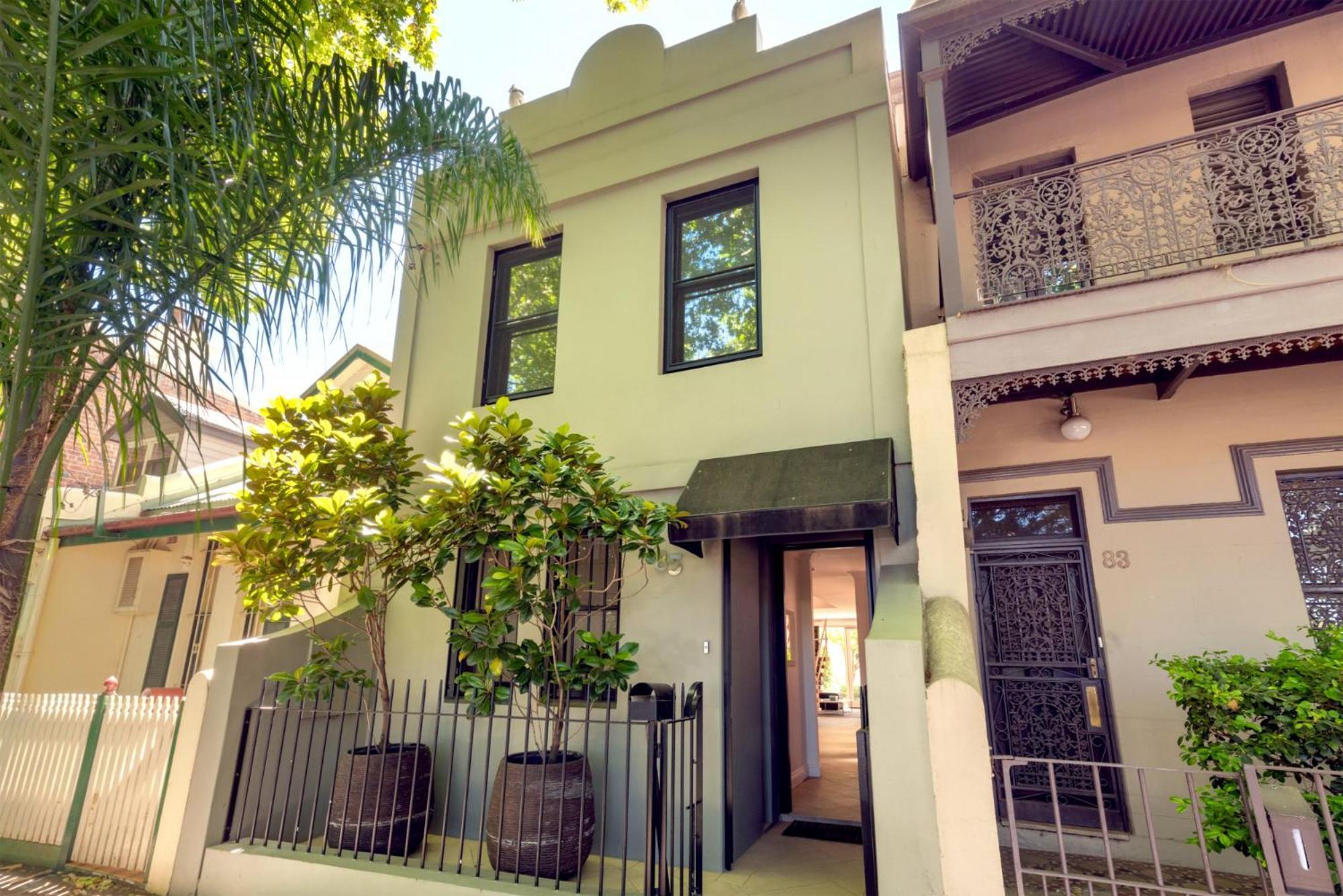 Apartment 2br Terrace On Leafy Tree-lined Street