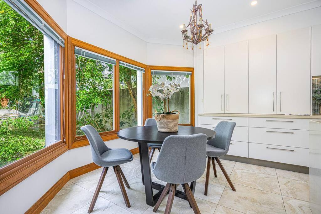 Tranquil Ocean-view Retreat In Dover Heights