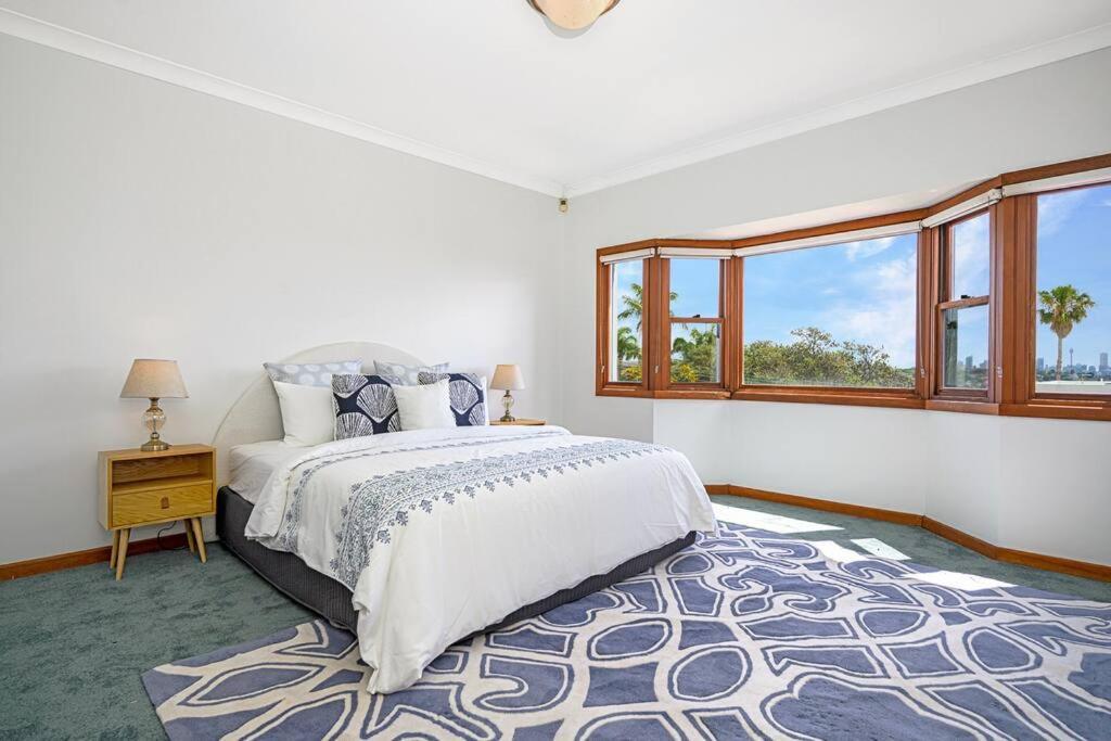 Tranquil Ocean-view Retreat In Dover Heights Villa *