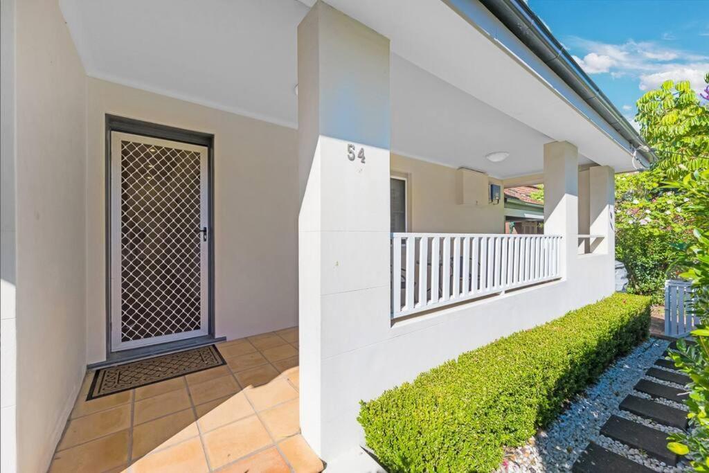 Elegant Cozy House In Chatswood, Maxi 10 People Villa Sydney