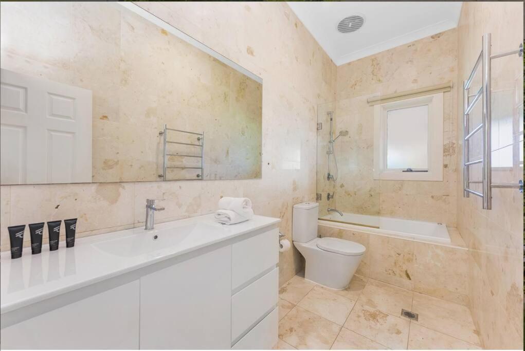 Elegant Cozy House In Chatswood, Maxi 10 People Villa