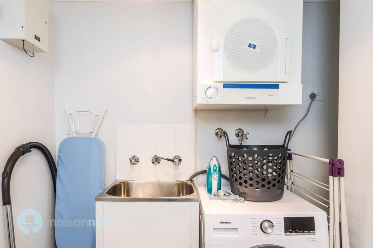 2 Bedroom 2 Bathroom Apt With Balcony And Parking Apartment Sydney