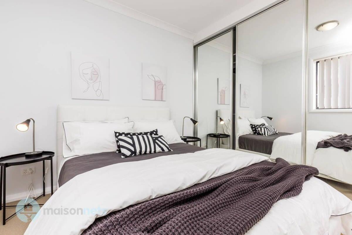 2 Bedroom 2 Bathroom Apt With Balcony And Parking