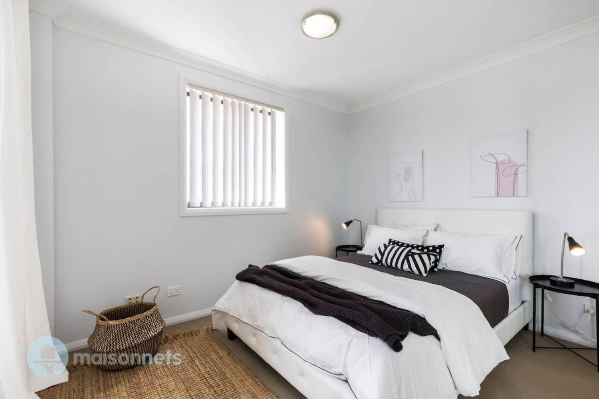 Apartment 2 Bedroom 2 Bathroom Apt With Balcony And Parking Sydney