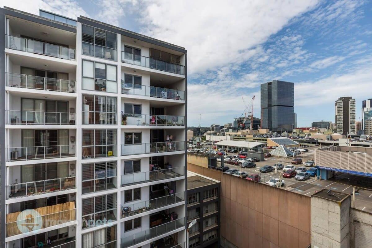 2 Bedroom 2 Bathroom Apt With Balcony And Parking Apartment Sydney