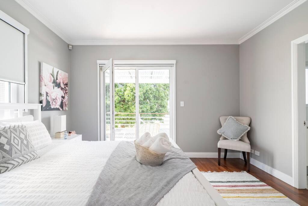 New Furnish, 3 Min Syd Airport, 1 Min Walk Casa de férias Sidney