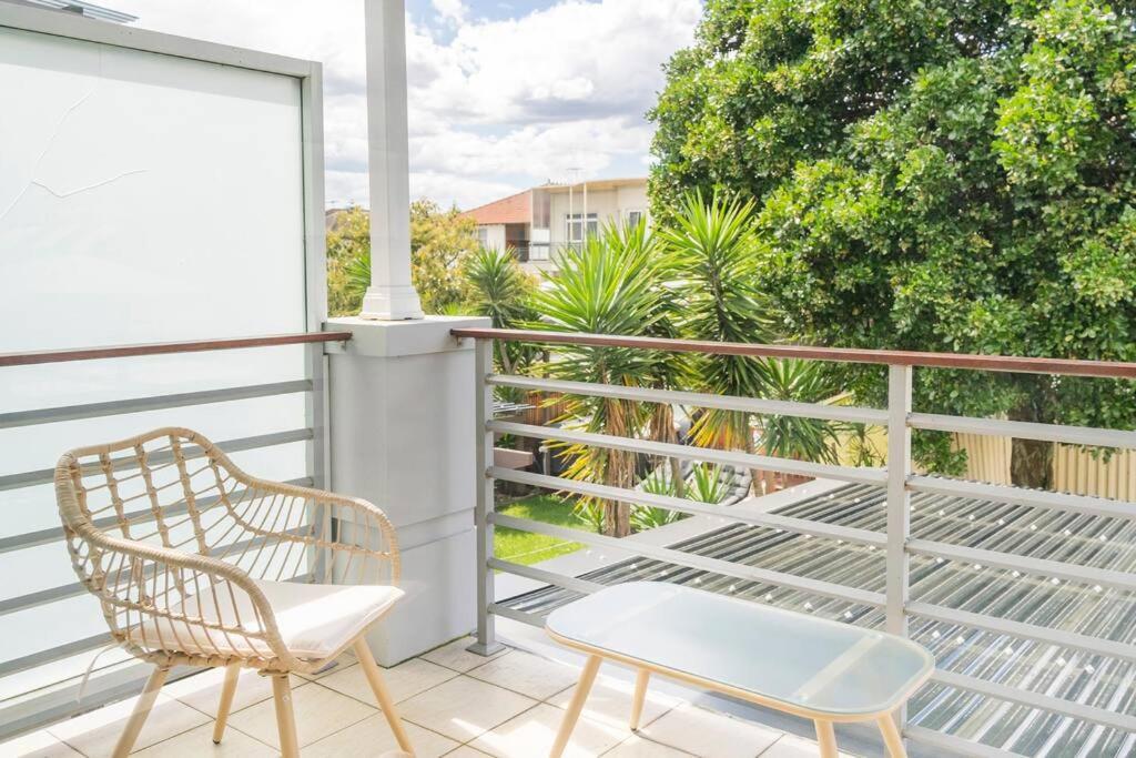 New Furnish, 3 Min Syd Airport, 1 Min Walk