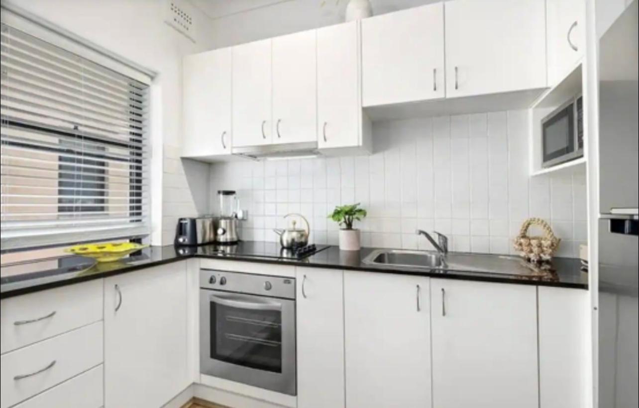Bondi Bliss ~ Stylish & Comfy Gem ~ Walk To Beach!
