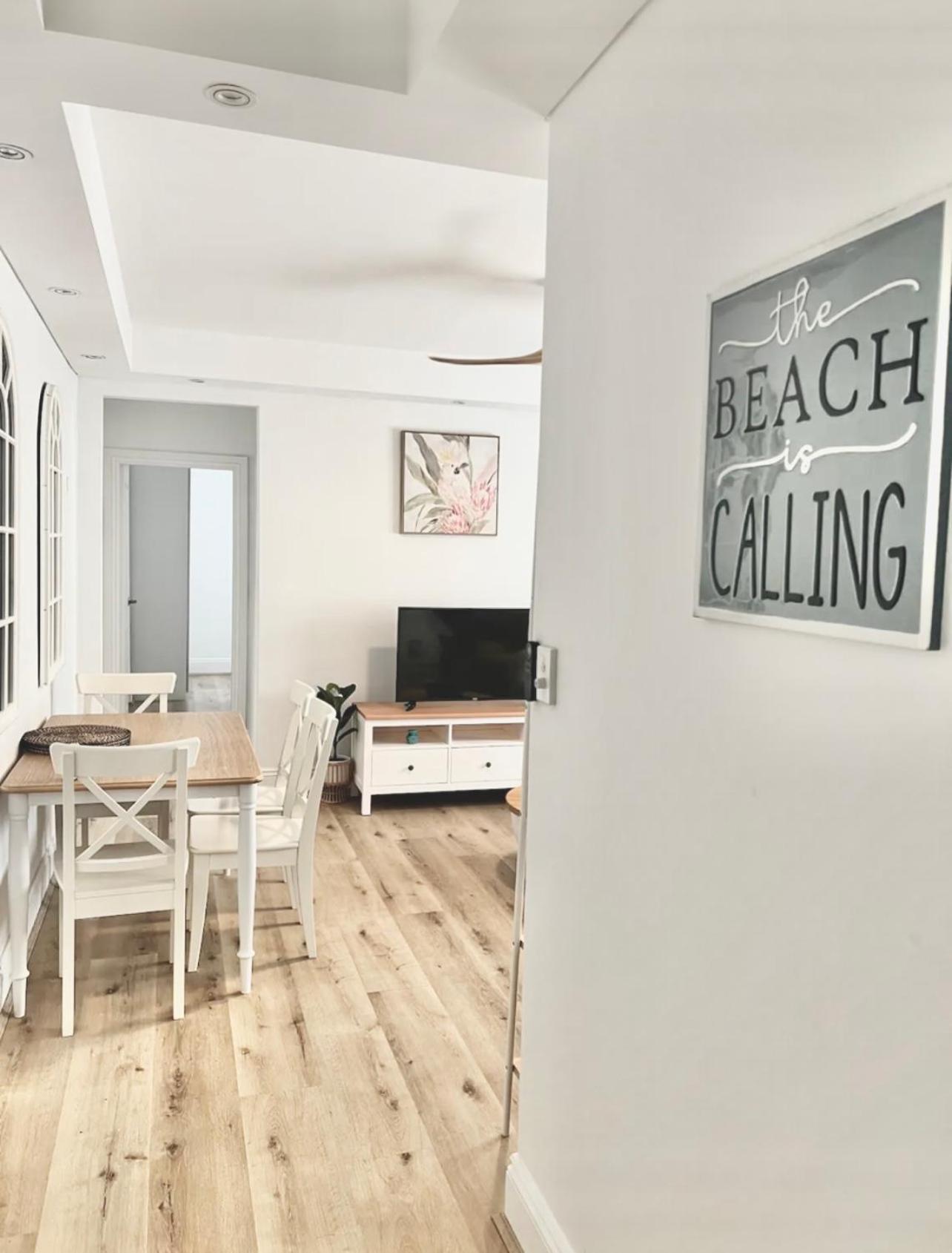 Bondi Bliss ~ Stylish & Comfy Gem ~ Walk To Beach! *