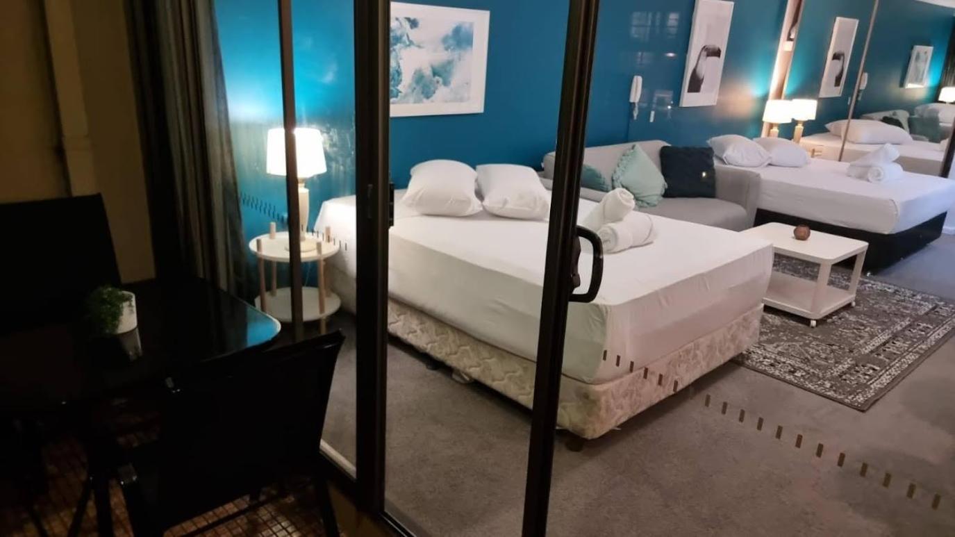 - Hyde Park Plaza 38 College St Apartamento