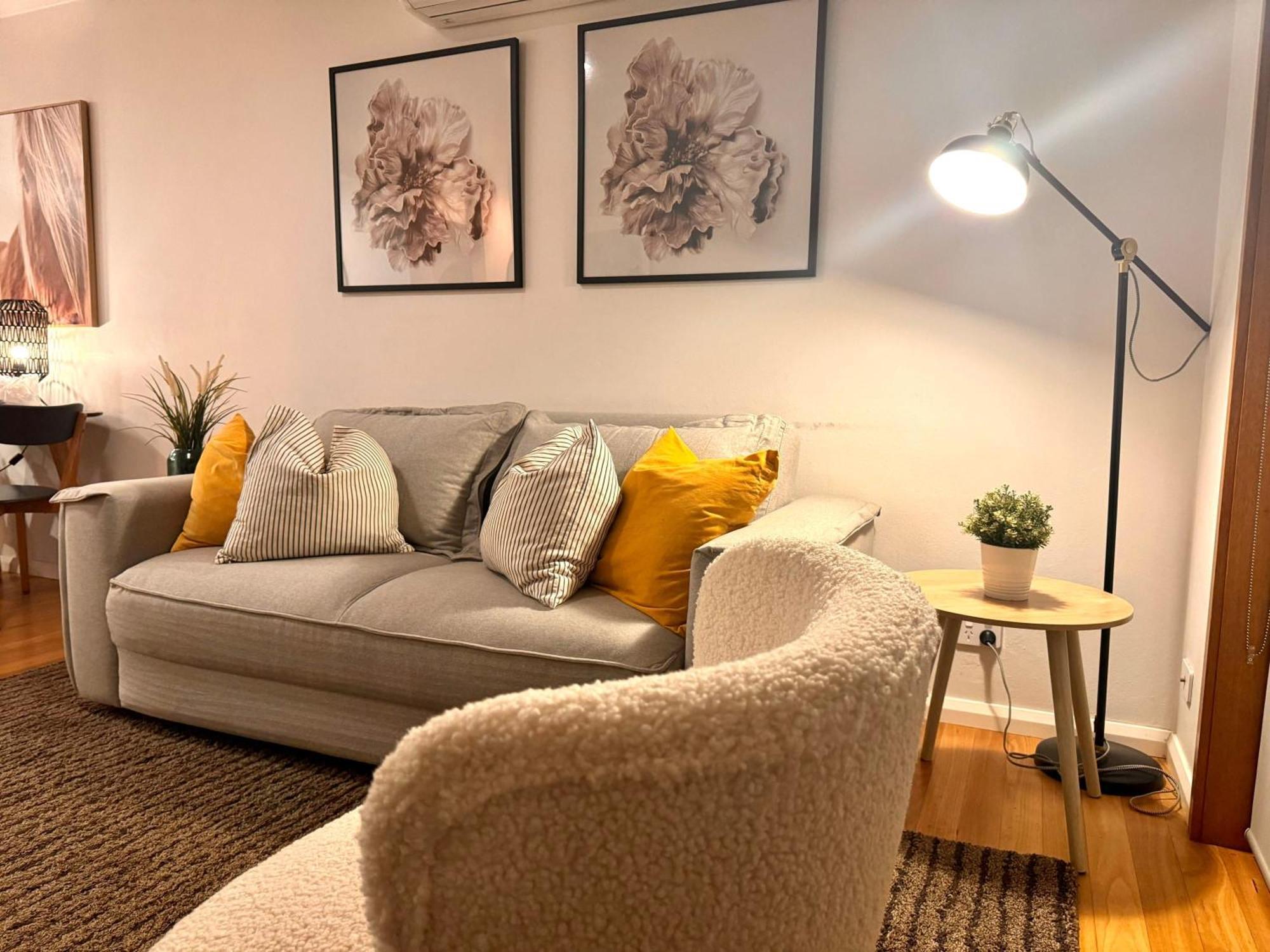 2 Bdrm In Annandale With Courtyard & Parking Apartamento *