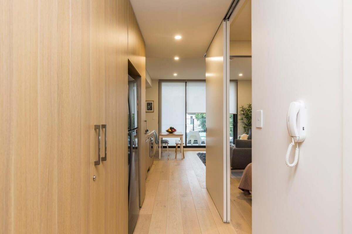 Air Conditioned One Bedroom With Pool Close To Cbd Apartment Sydney