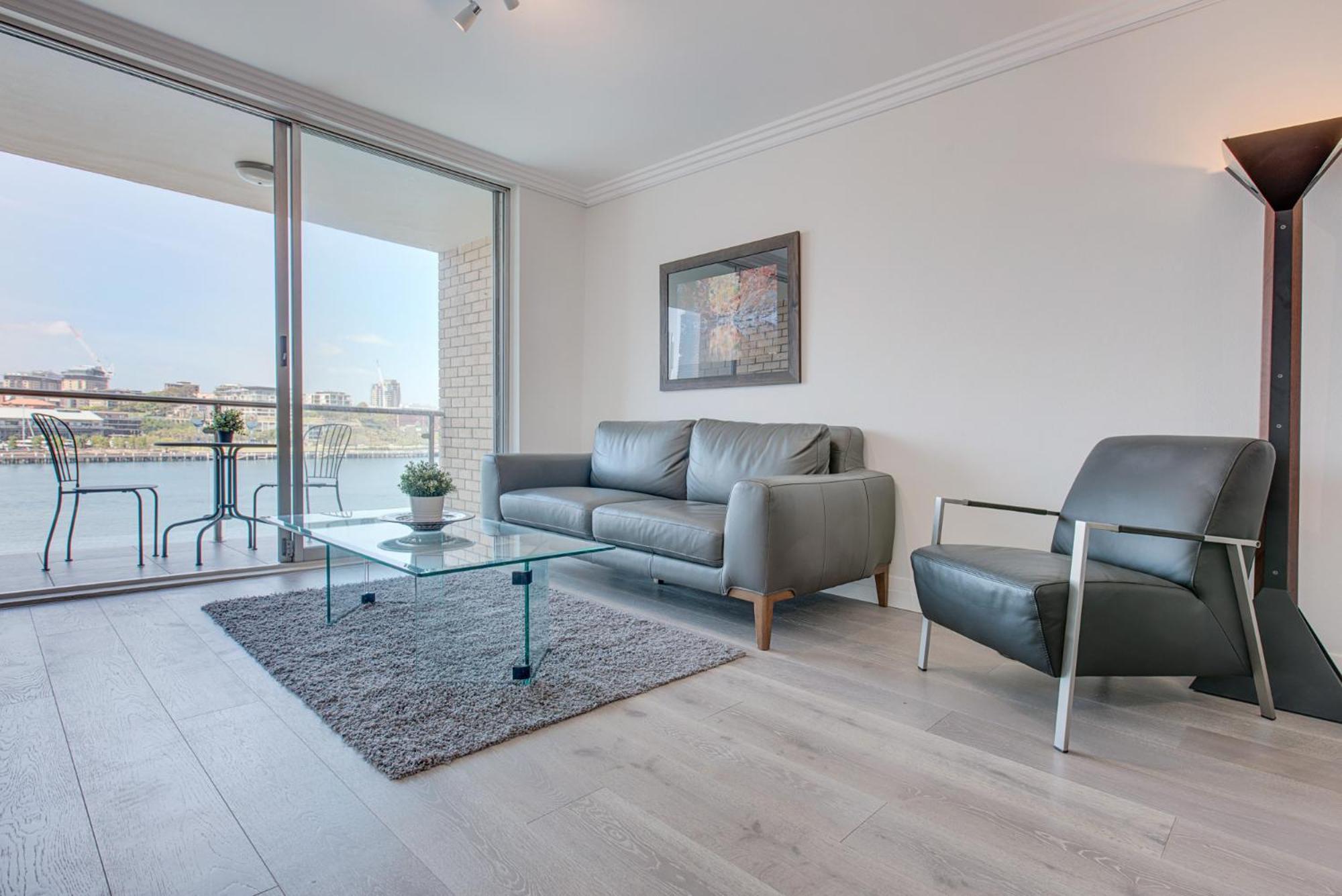 Apartment Wake Up To Harbour