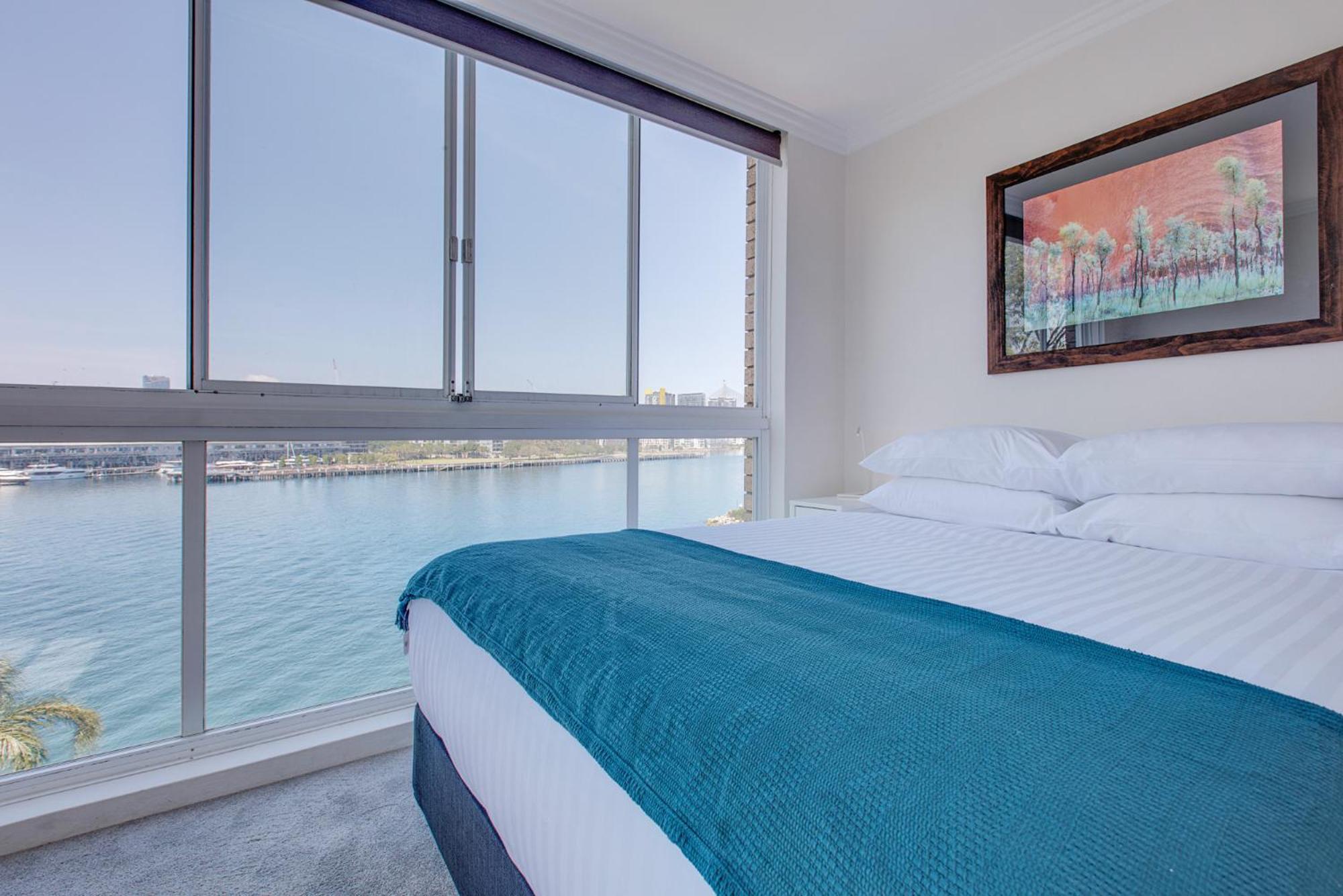 Wake Up To Harbour * Sydney