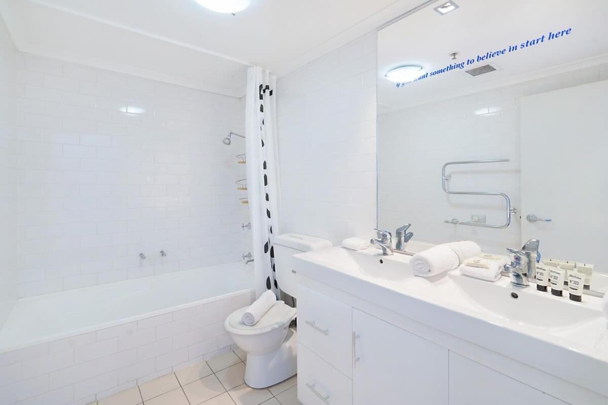 Perfect Pyrmont Penthouse With Tower View Apartamento