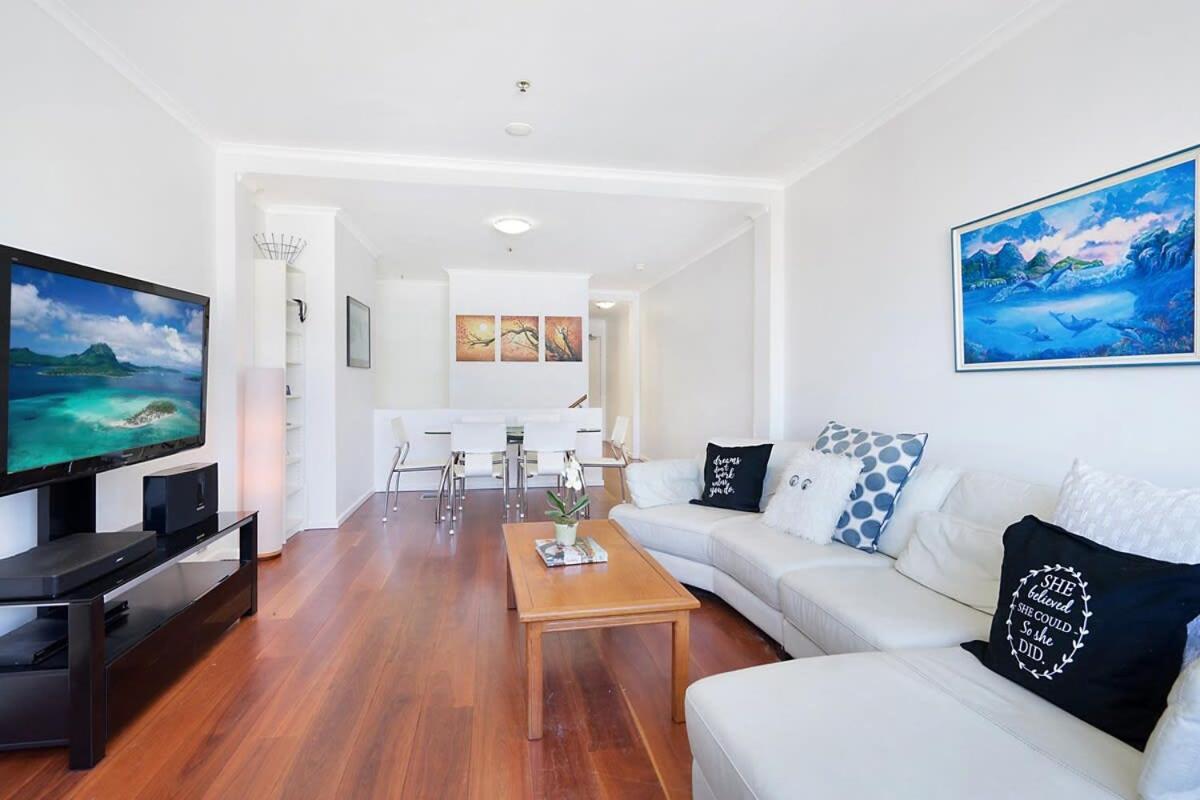 Perfect Pyrmont Penthouse With Tower View Apartamento